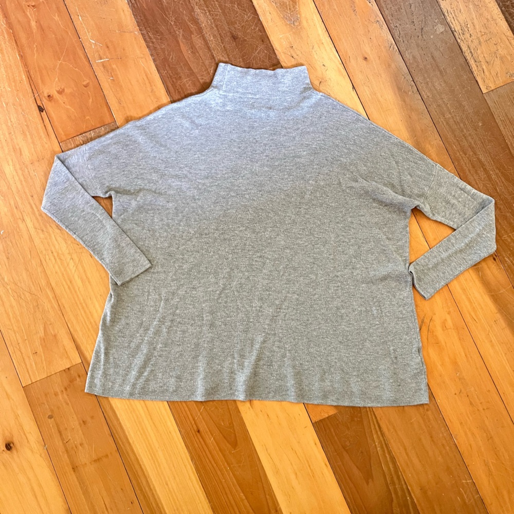 Women’s Lou & Grey XS turtleneck sweater